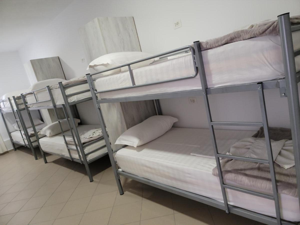 Hostel K13 Sarandë エクステリア 写真