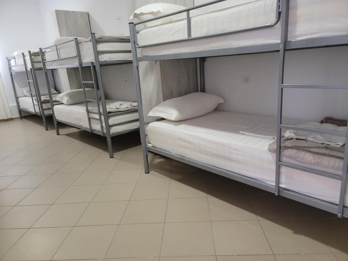 Hostel K13 Sarandë エクステリア 写真