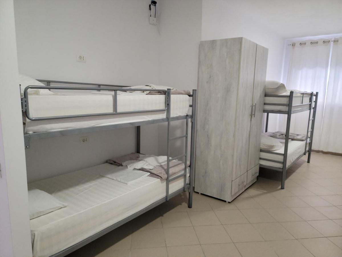 Hostel K13 Sarandë エクステリア 写真