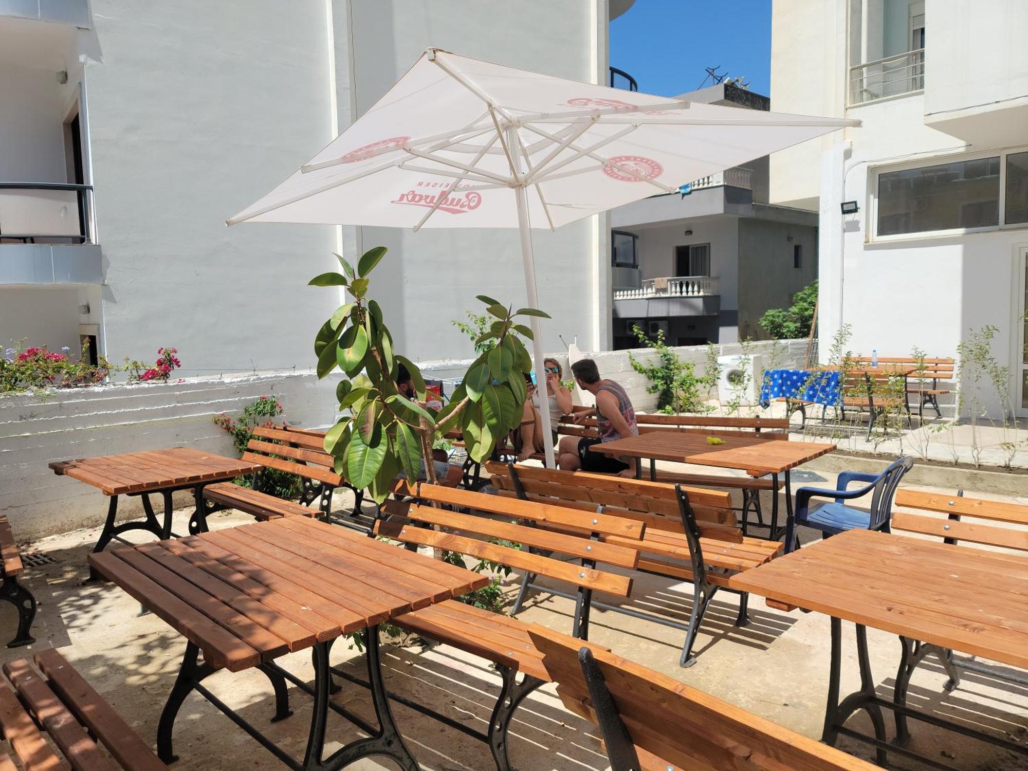 Hostel K13 Sarandë エクステリア 写真