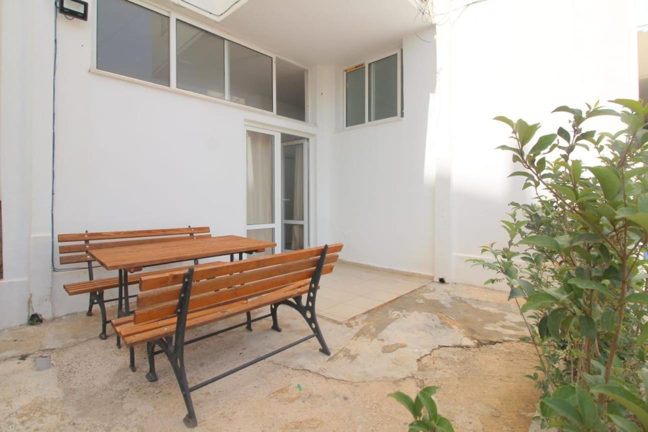 Hostel K13 Sarandë エクステリア 写真