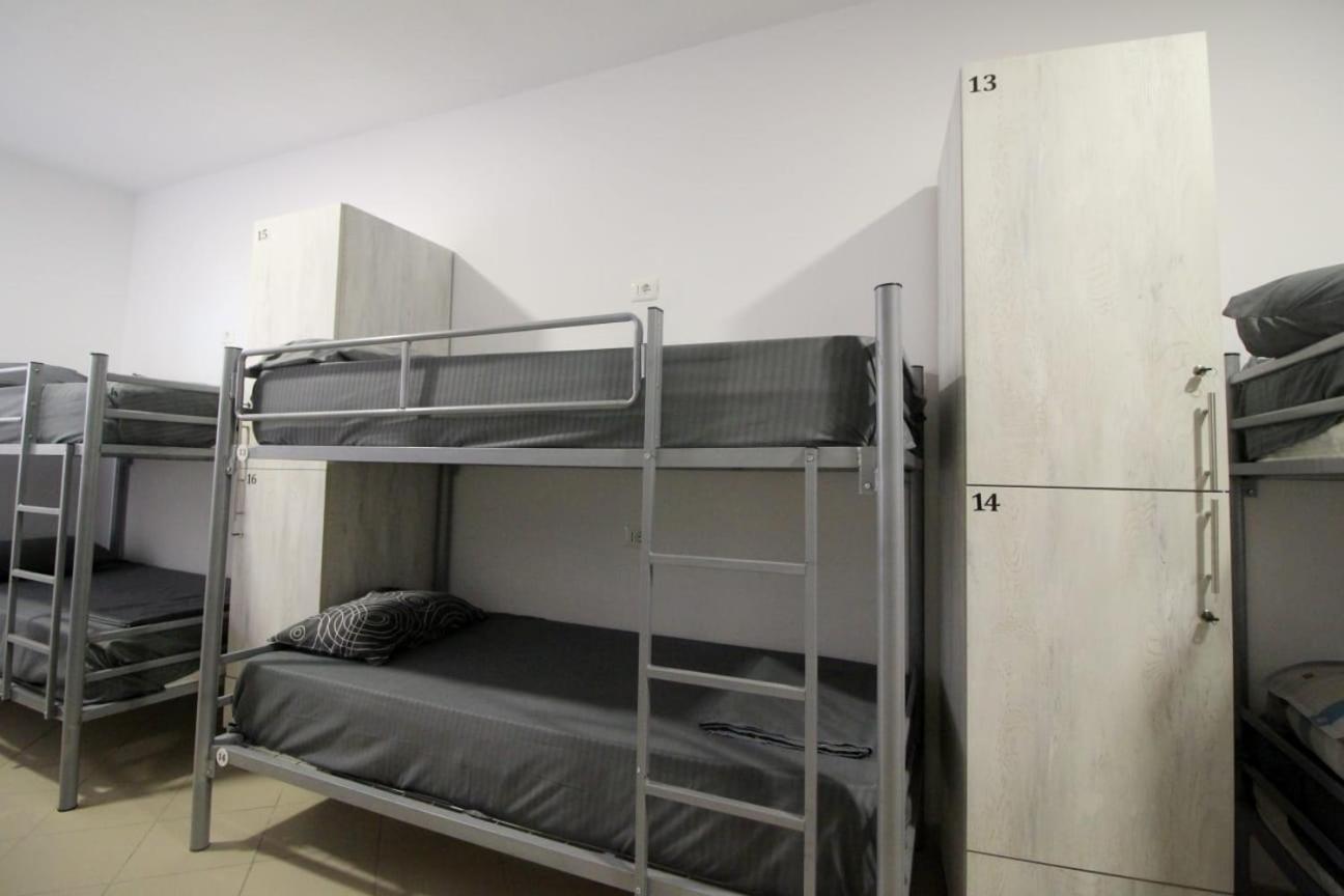 Hostel K13 Sarandë エクステリア 写真