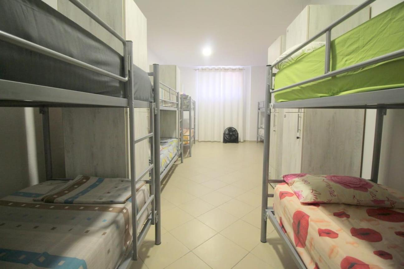 Hostel K13 Sarandë エクステリア 写真