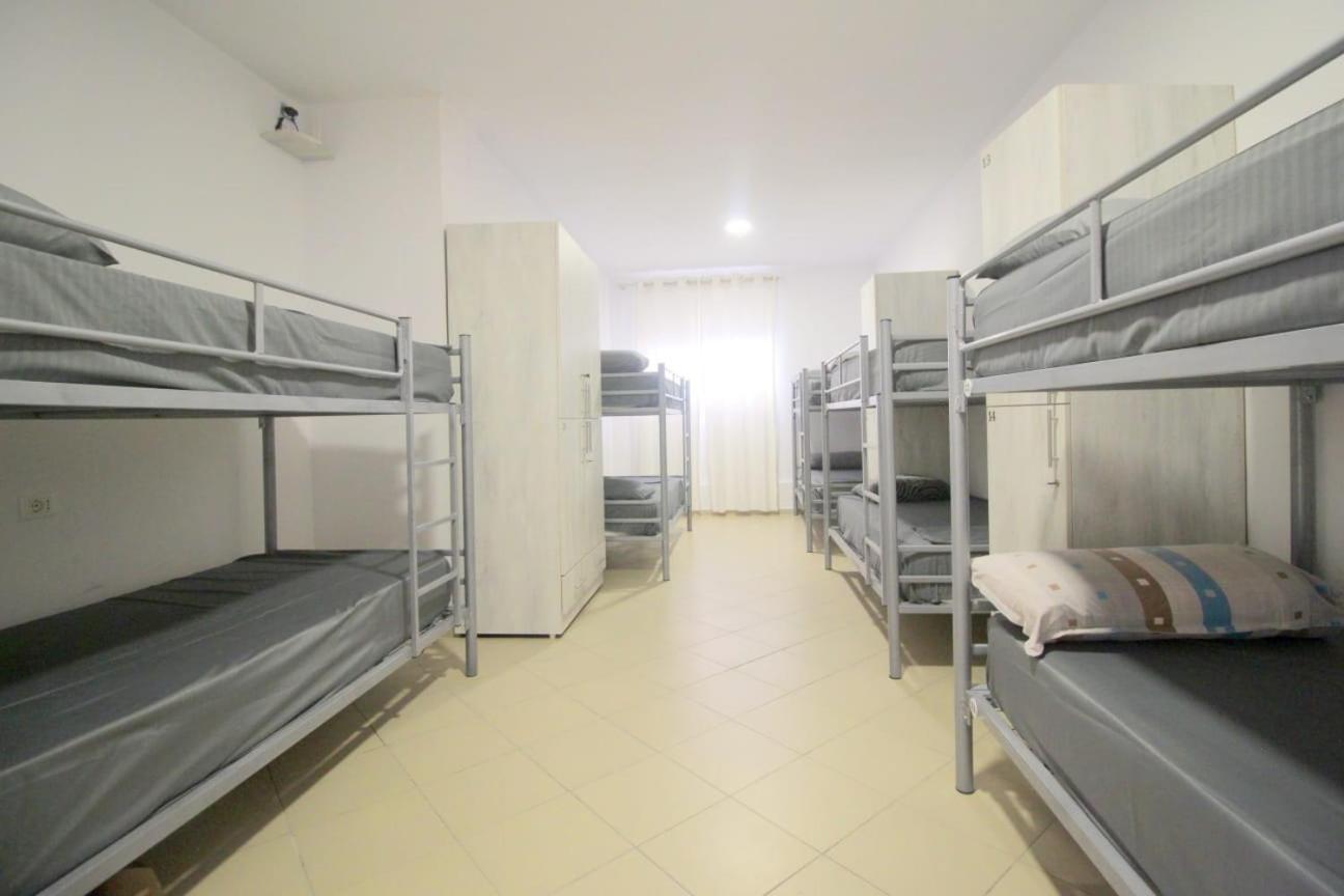 Hostel K13 Sarandë エクステリア 写真