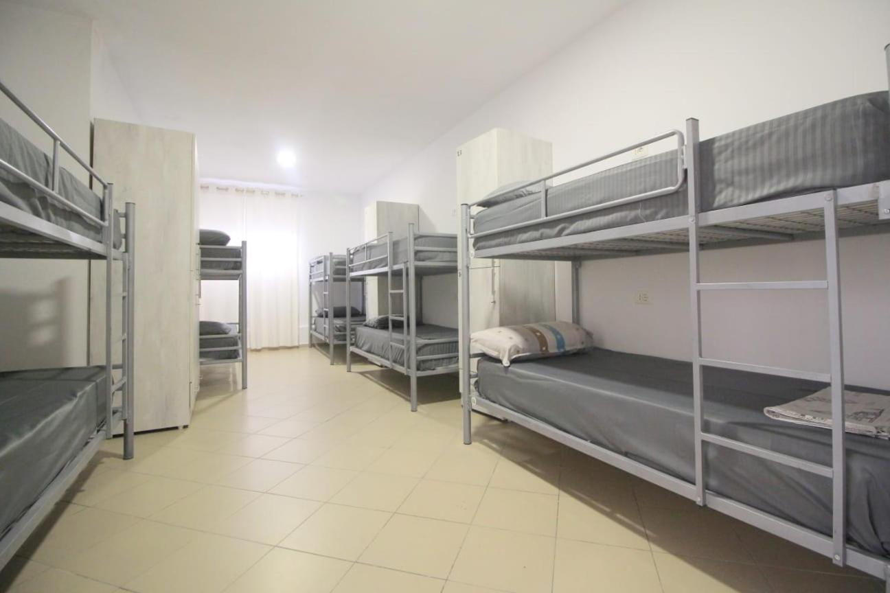 Hostel K13 Sarandë エクステリア 写真