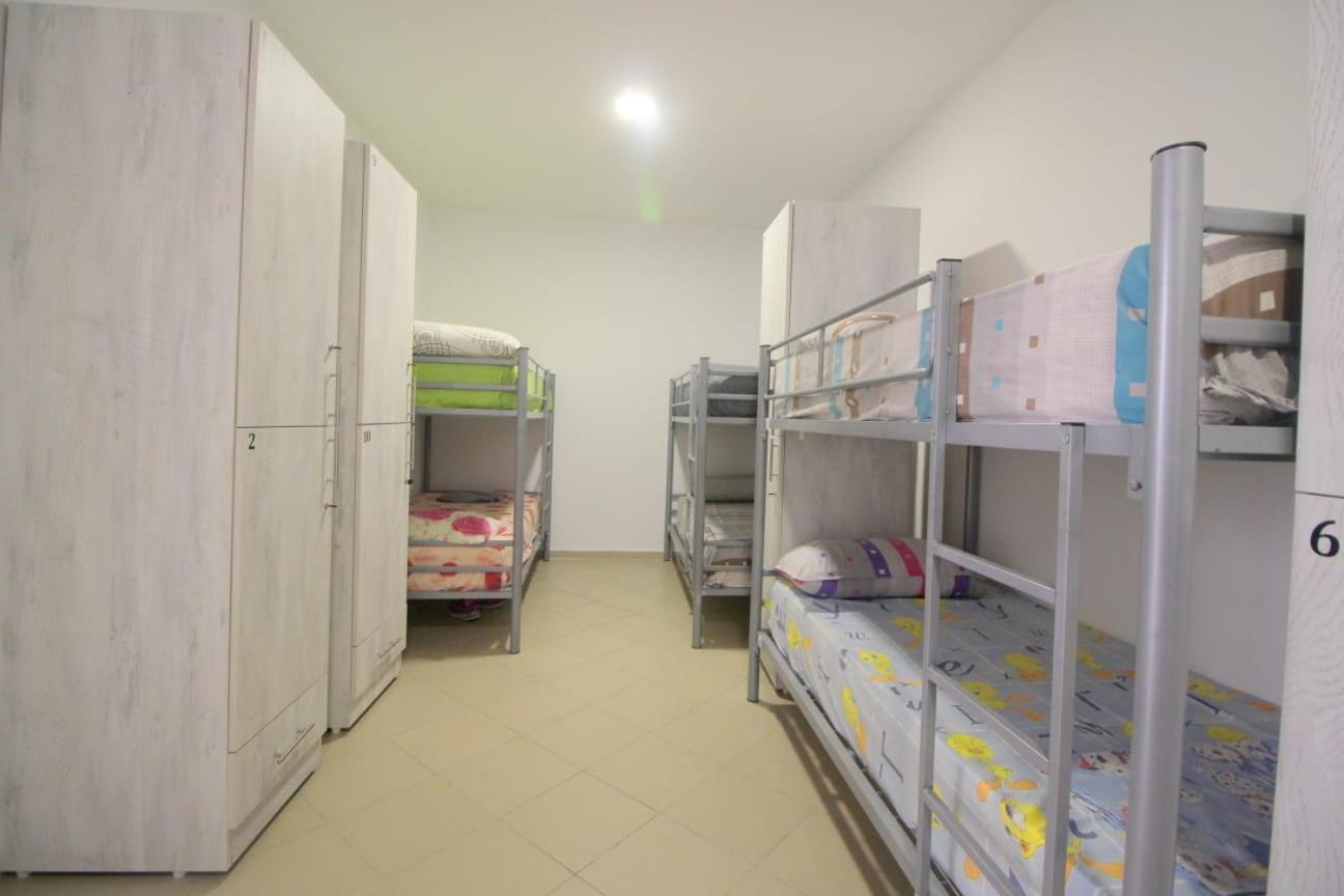 Hostel K13 Sarandë エクステリア 写真
