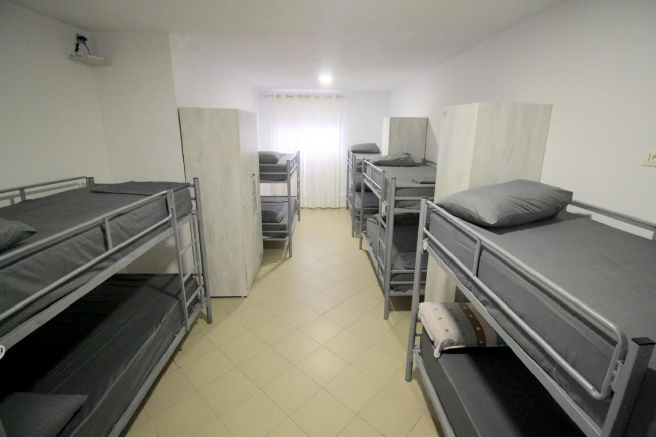Hostel K13 Sarandë エクステリア 写真