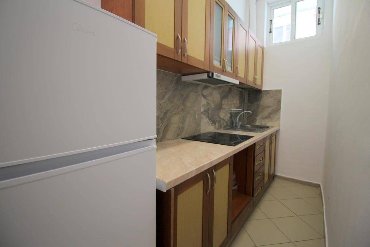 Hostel K13 Sarandë エクステリア 写真