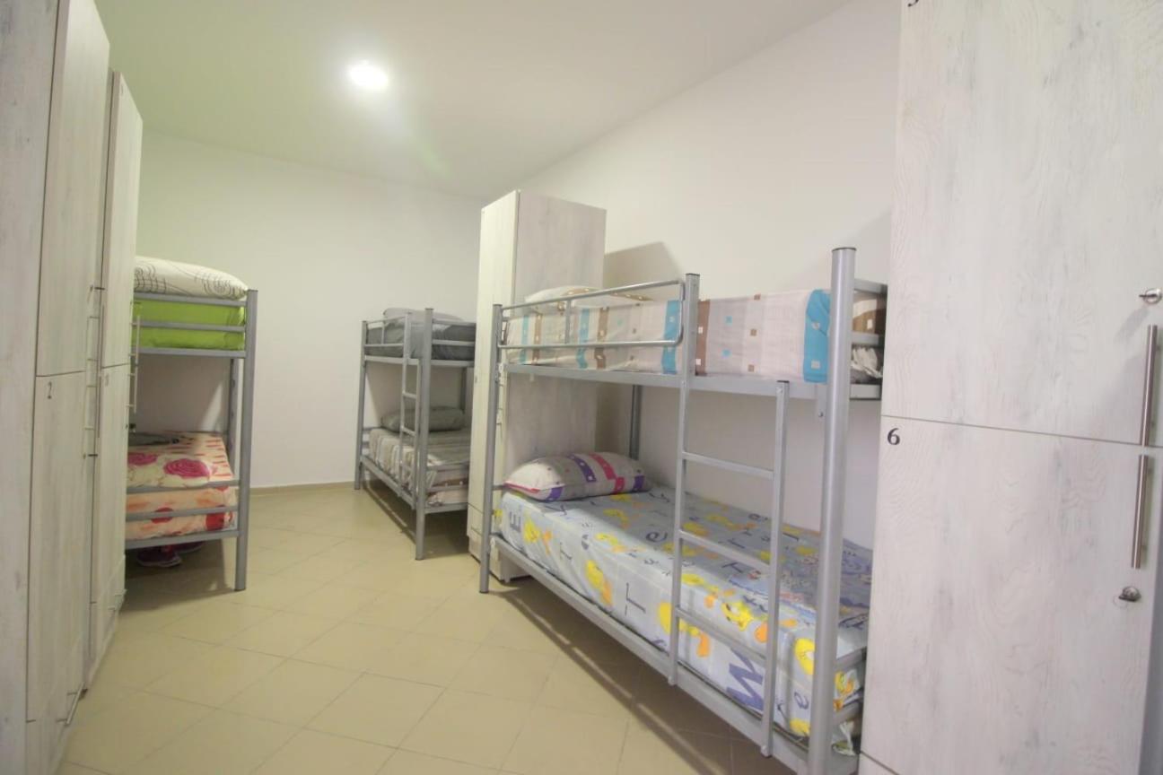 Hostel K13 Sarandë エクステリア 写真