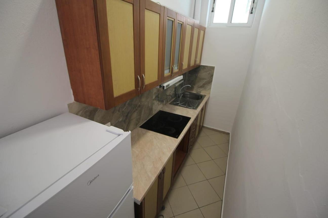 Hostel K13 Sarandë エクステリア 写真