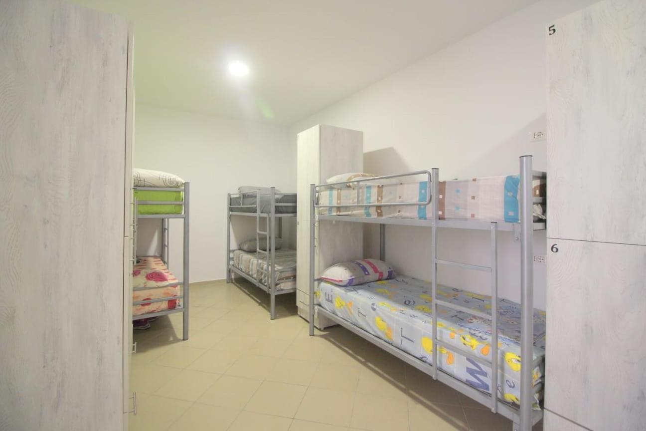 Hostel K13 Sarandë エクステリア 写真
