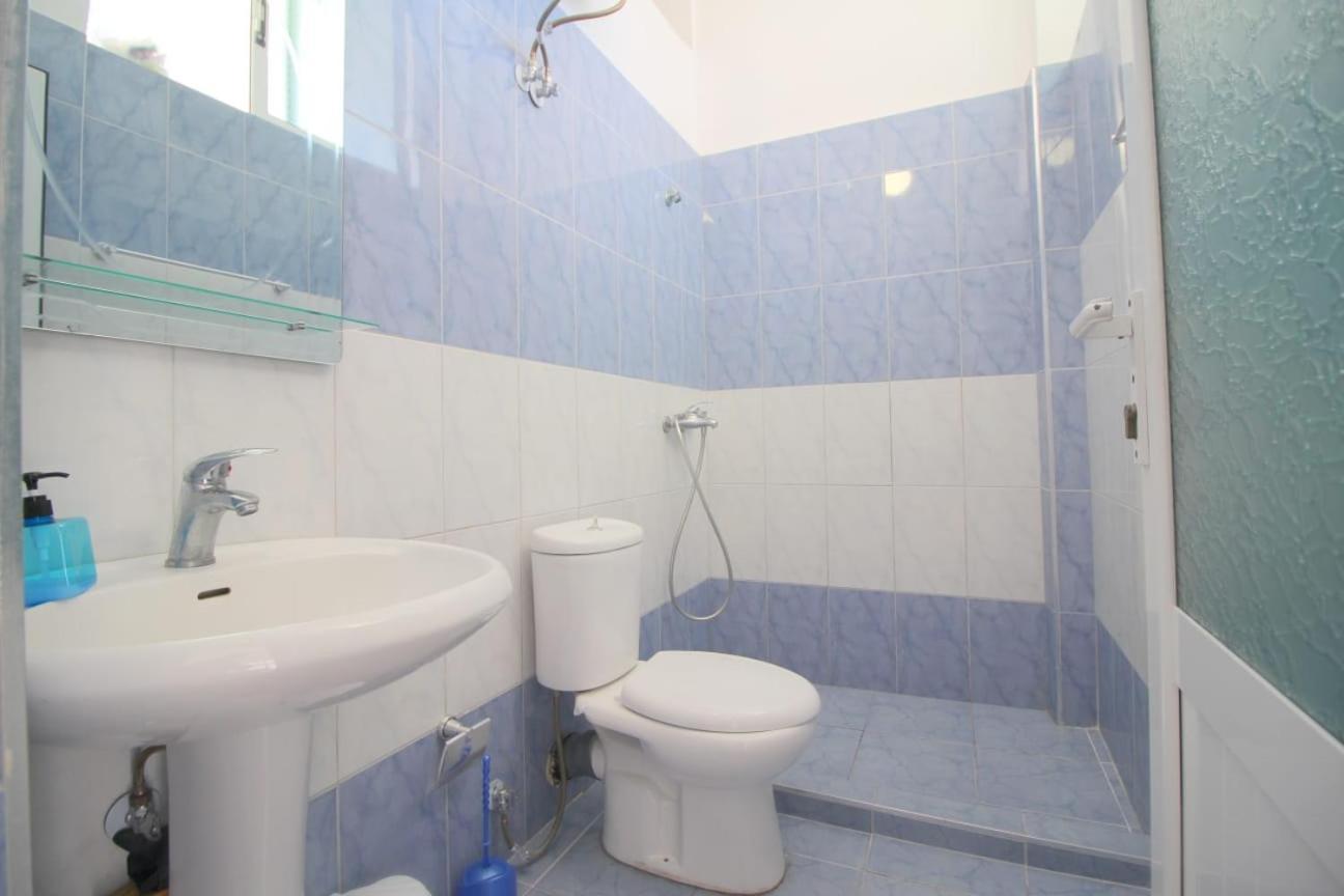 Hostel K13 Sarandë エクステリア 写真