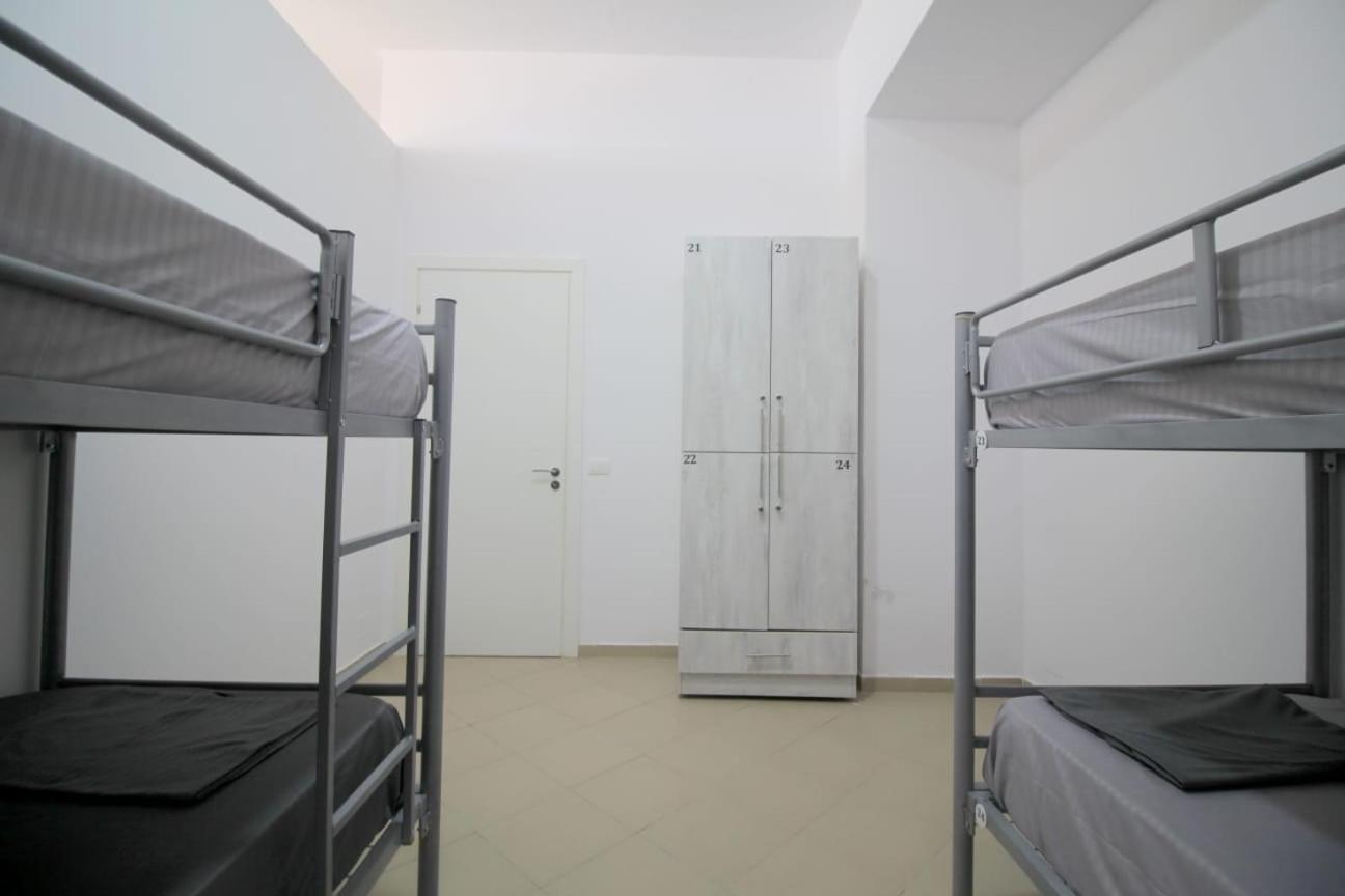 Hostel K13 Sarandë エクステリア 写真