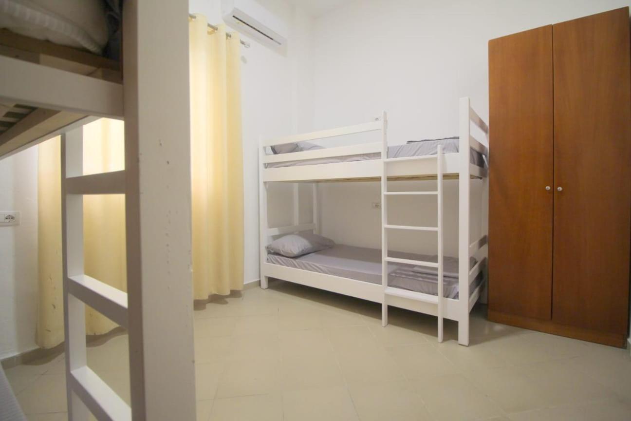 Hostel K13 Sarandë エクステリア 写真