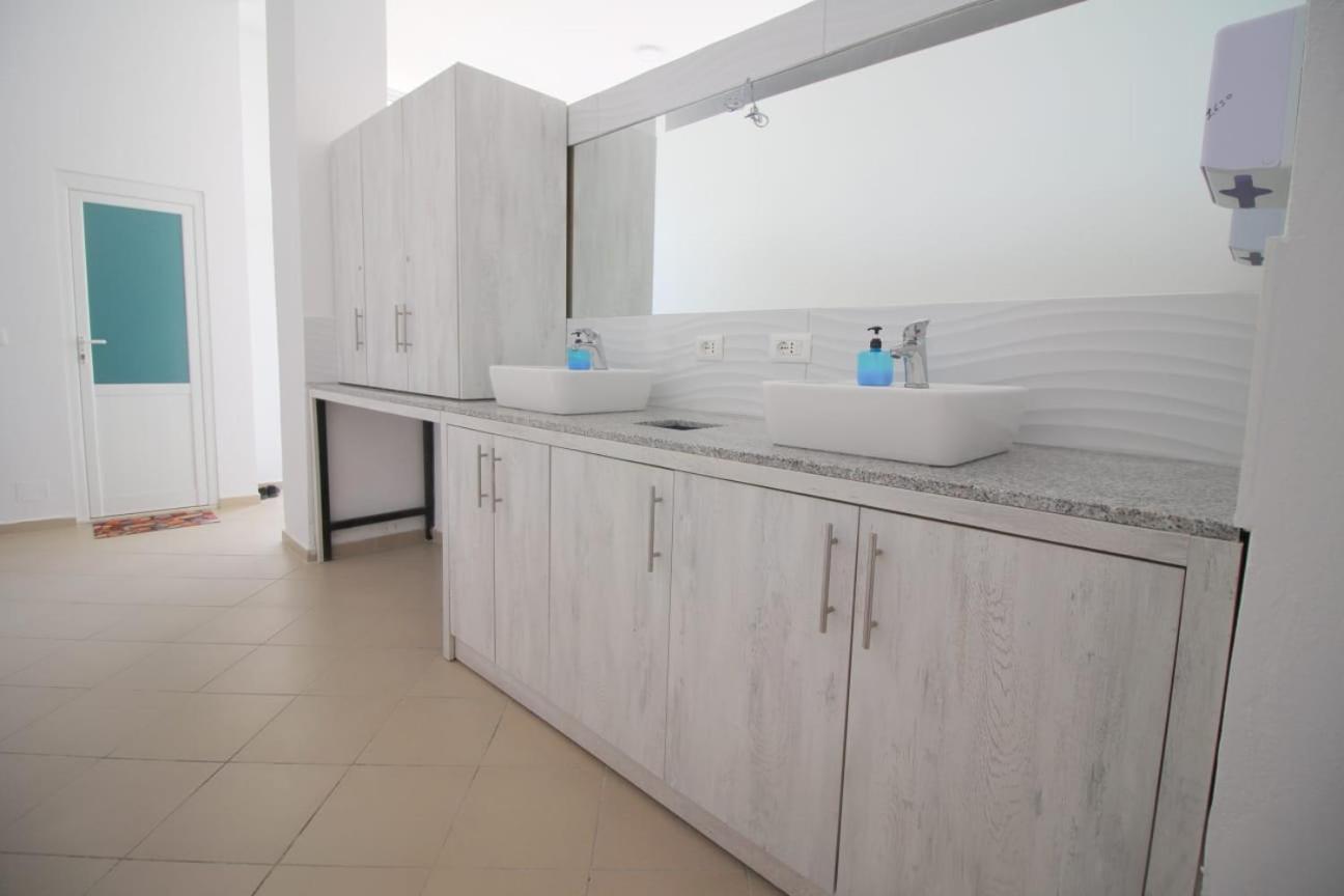 Hostel K13 Sarandë エクステリア 写真